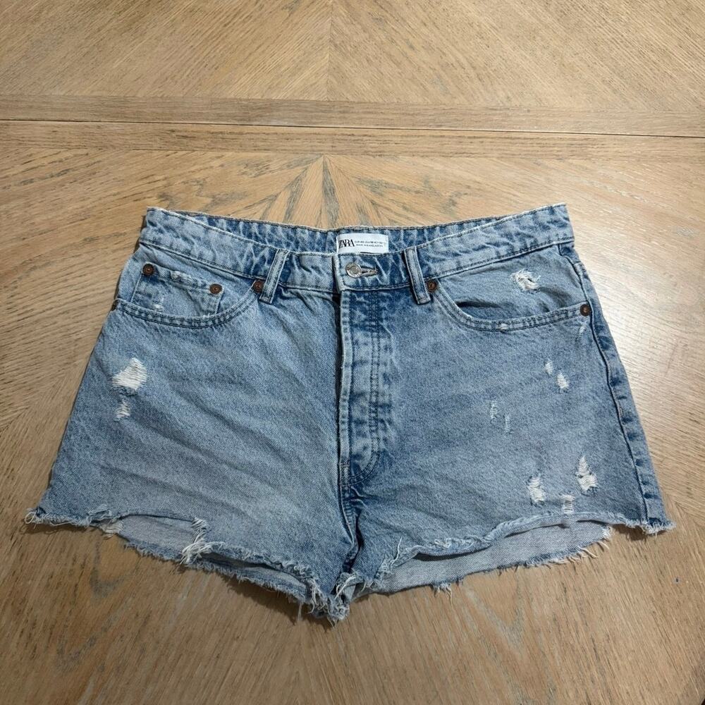 Zara distressed cut off denim shorts size 10